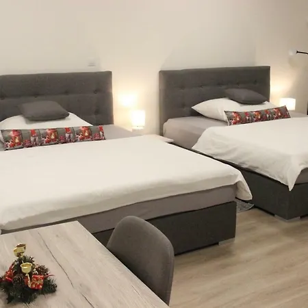 Apartment Metropole De Luxe *
